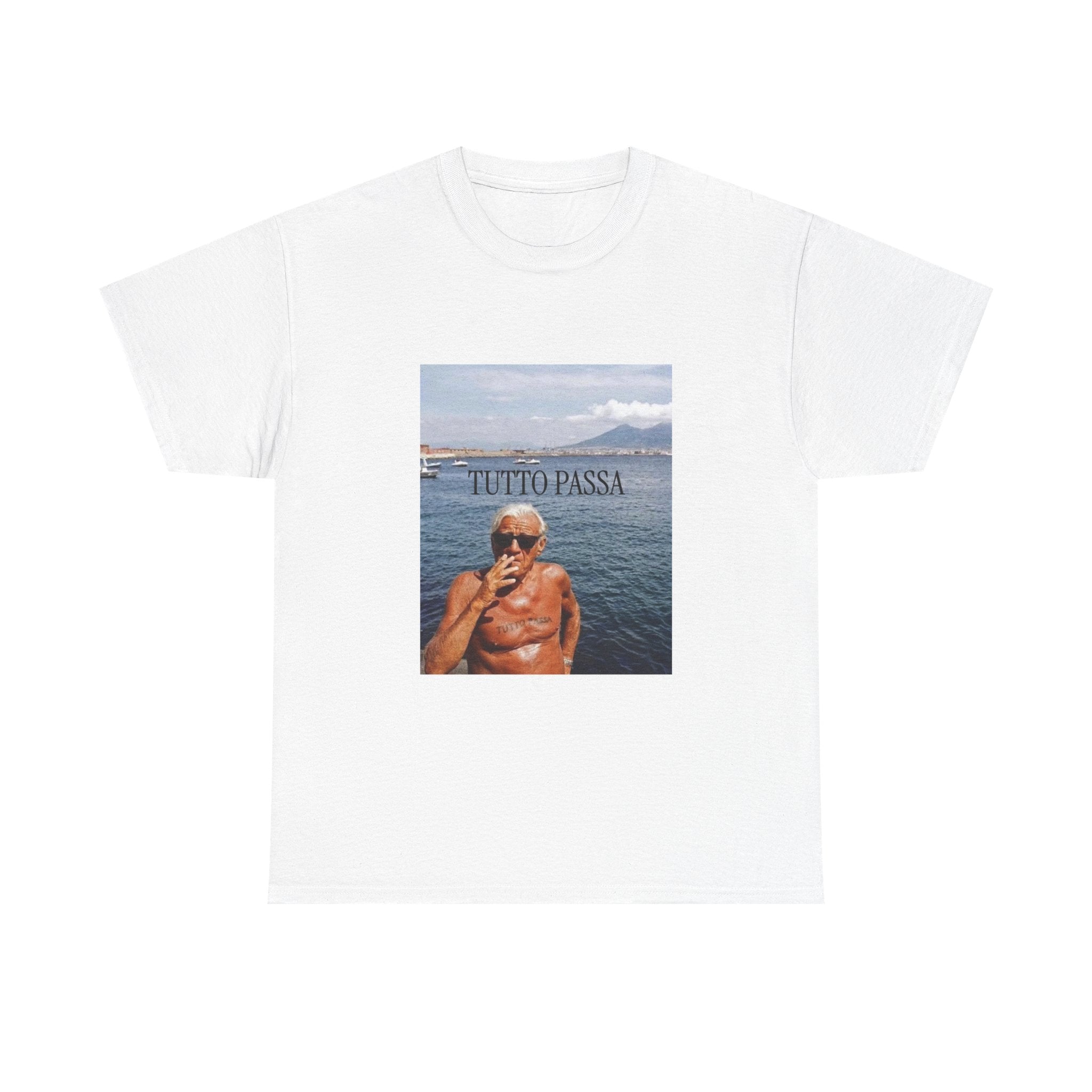Tutto Passa beach photo tee | Italian phrase graphic t-shirt